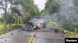 Arde un camión cargado con explosivos utilizados en ataque atribuido a guerrilleros del ELN contra base militar